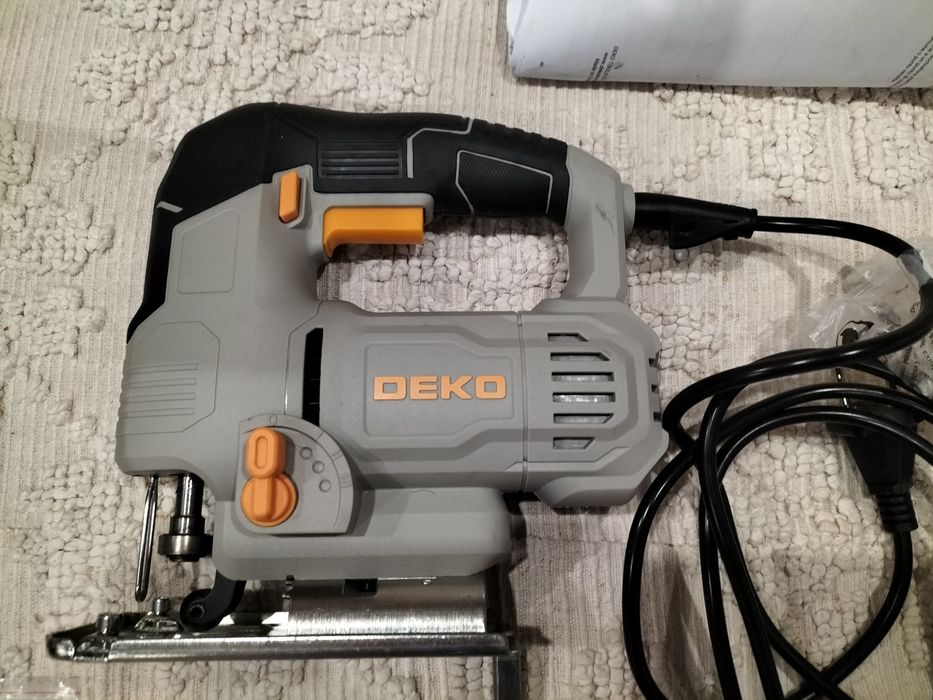 Serra elétrica tico-tico