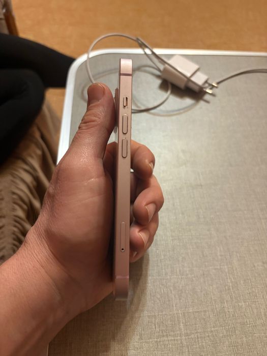 iPhone 13 рожевий