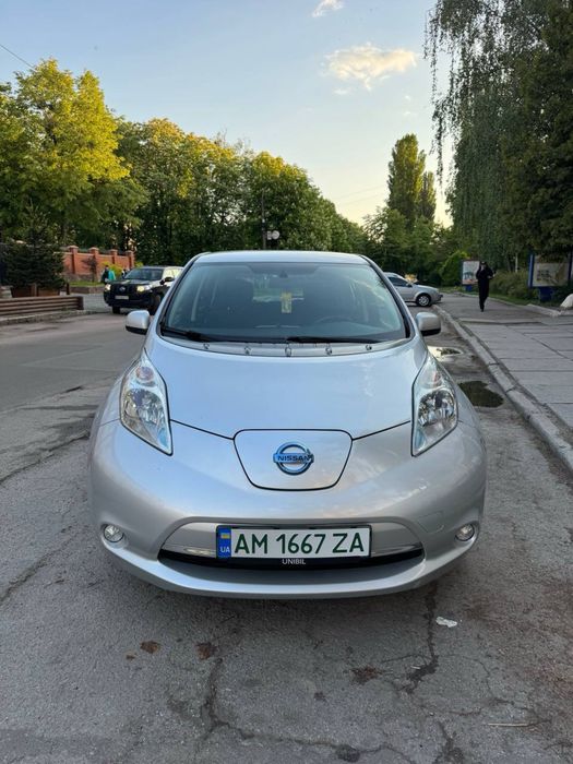 Здам в оренду nissan leaf.