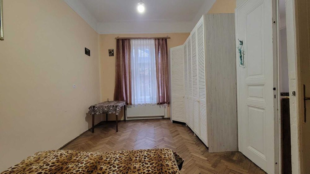 Продаж 2 кім.квартири вул.Леонтовича ЦЕНТР