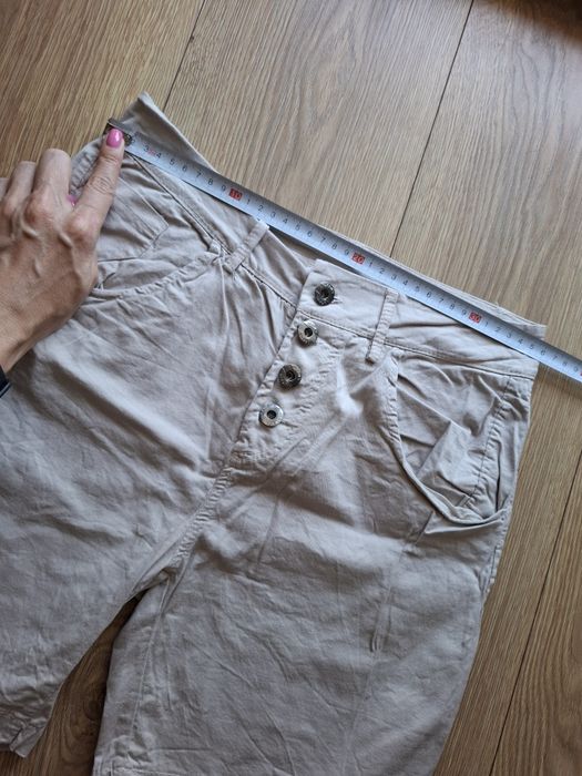 Beżowe bawełniane spodenki szorty S 97% cotton