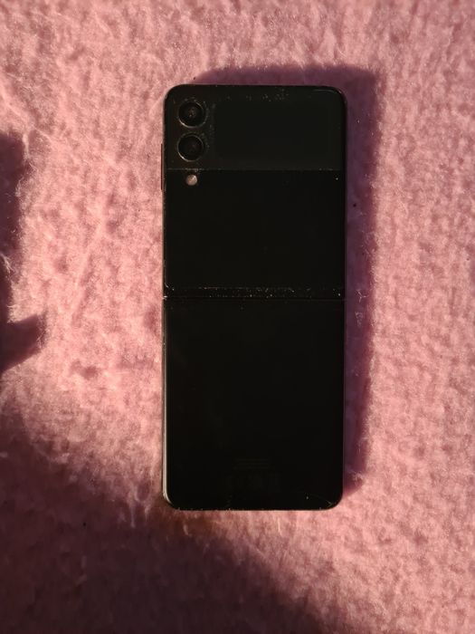 Tenho para venda este samsung Z Flip3