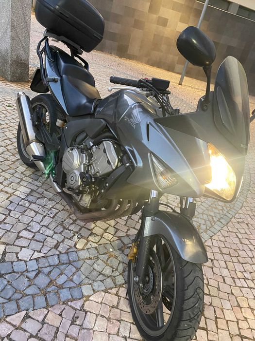 Mota CBF 600 em Faro