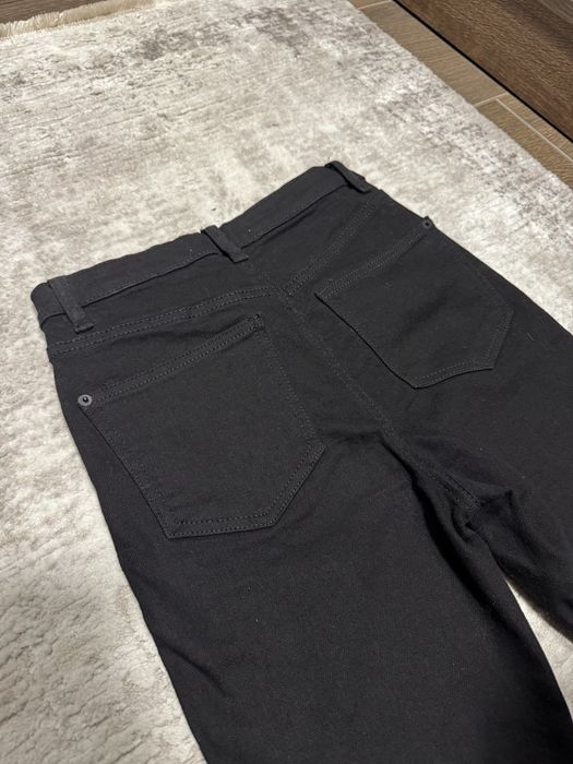 Чорні скіні джинси від rezerved