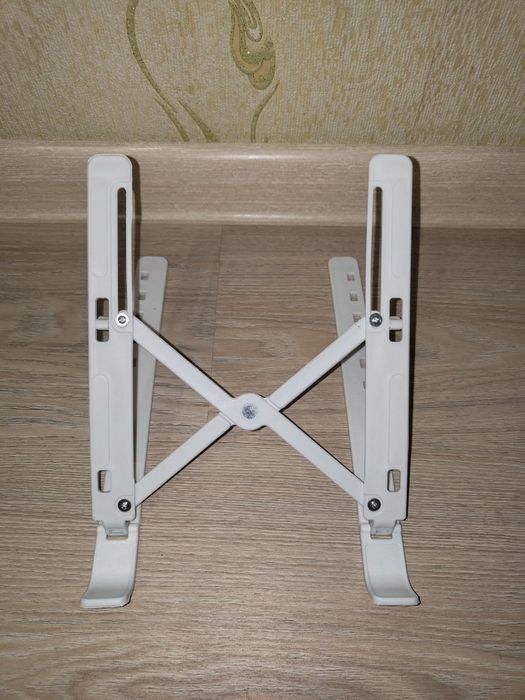 Подставка для ноутбука пластиковая регулируемая для HP MacBook