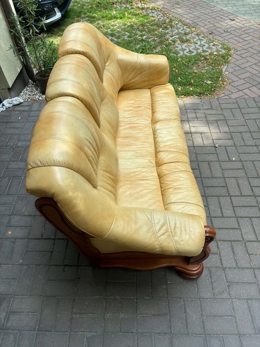Skórzana kanapa i dwa fotele