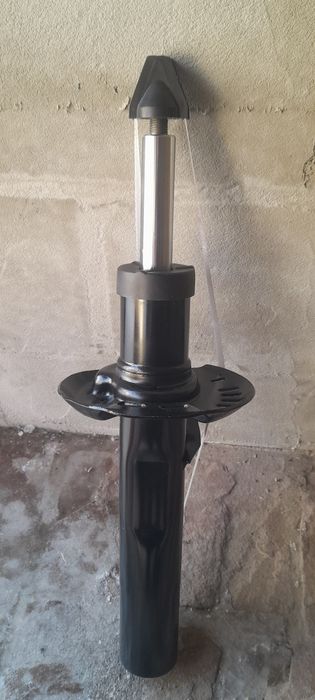 Амортизатор передній MAGNUM ТECHNOLOGY. НОВИЙ. Wolksvagen, Skoda Octav