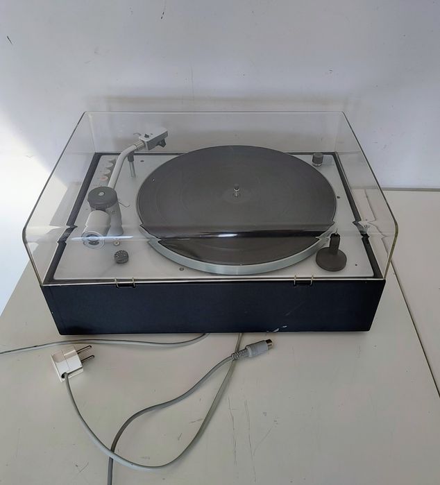 Braun PS-600 , konstrukcja Dieter Rama . Gramofon 220v