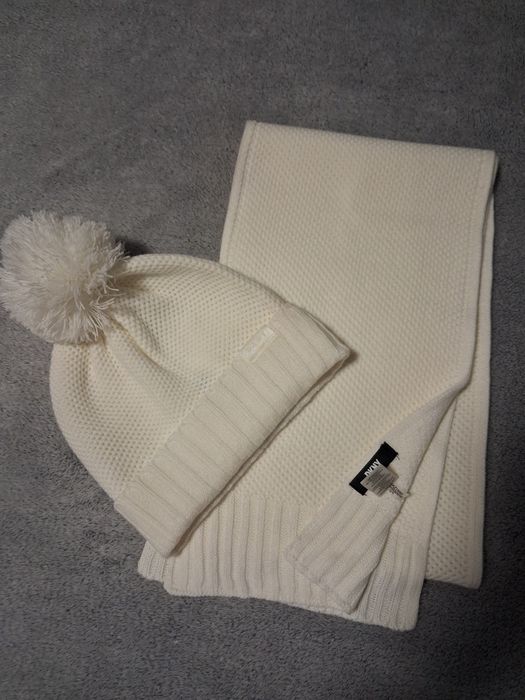 Комплект шапка и шарф DKNY оригинальный