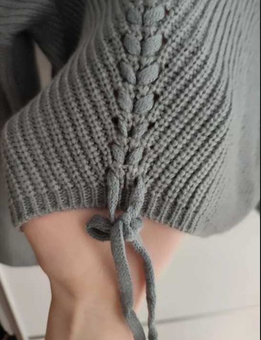 Sweter szary damski z wiązaniem rozm. XL, stan bardzo dobry