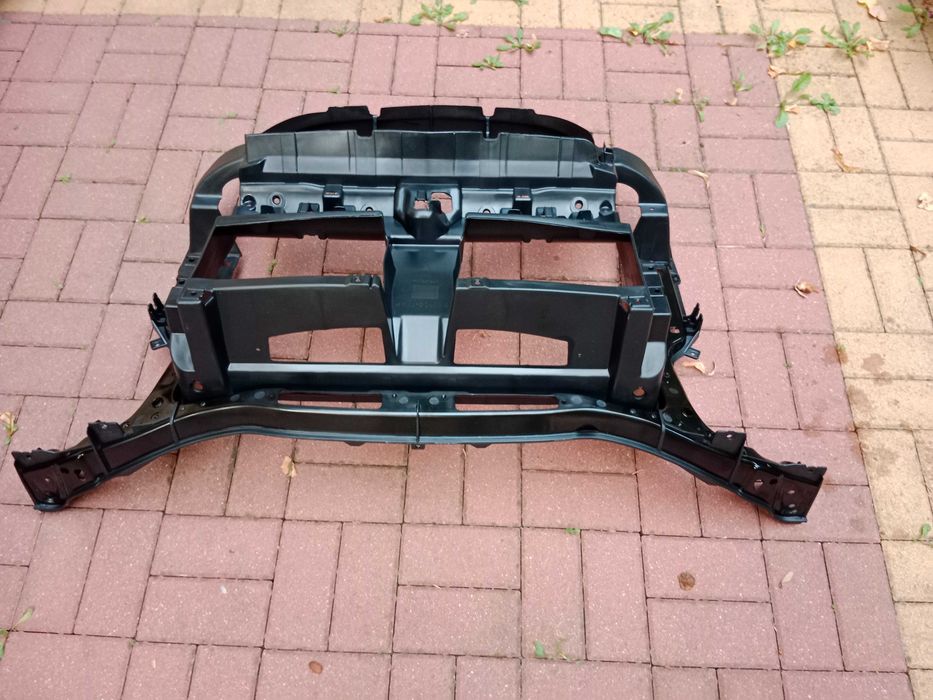 BMW X1 E84 pas przedni + wzmocnienie