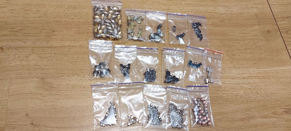 Стразы пришивные в оправе набор