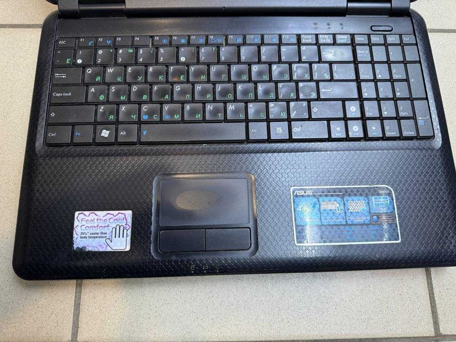 Продам ноутбук ASUS на запчастини