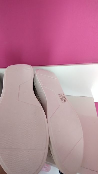Sprzedam buty damskie skórzane rozmiar 40.Nowe