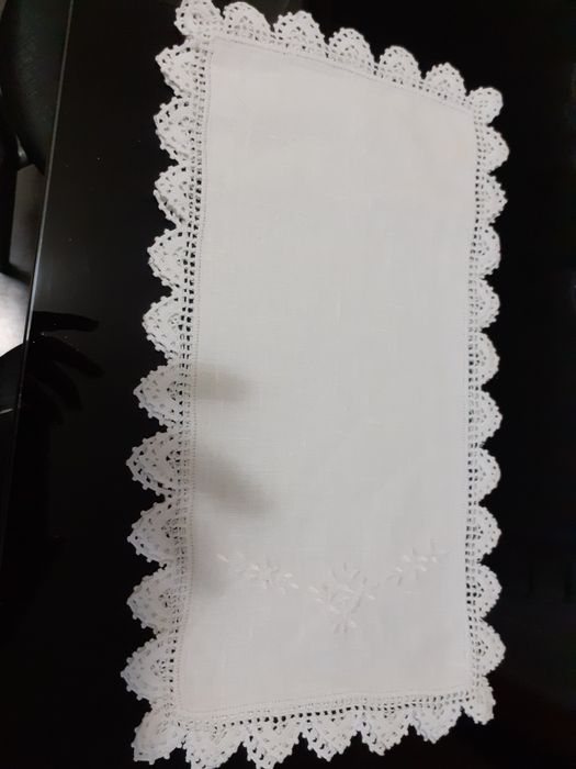 Naperons de linho. Completamente novos.