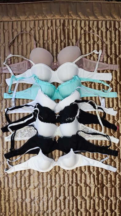 Бюстгальтери  різні  Обʼєм: 75.