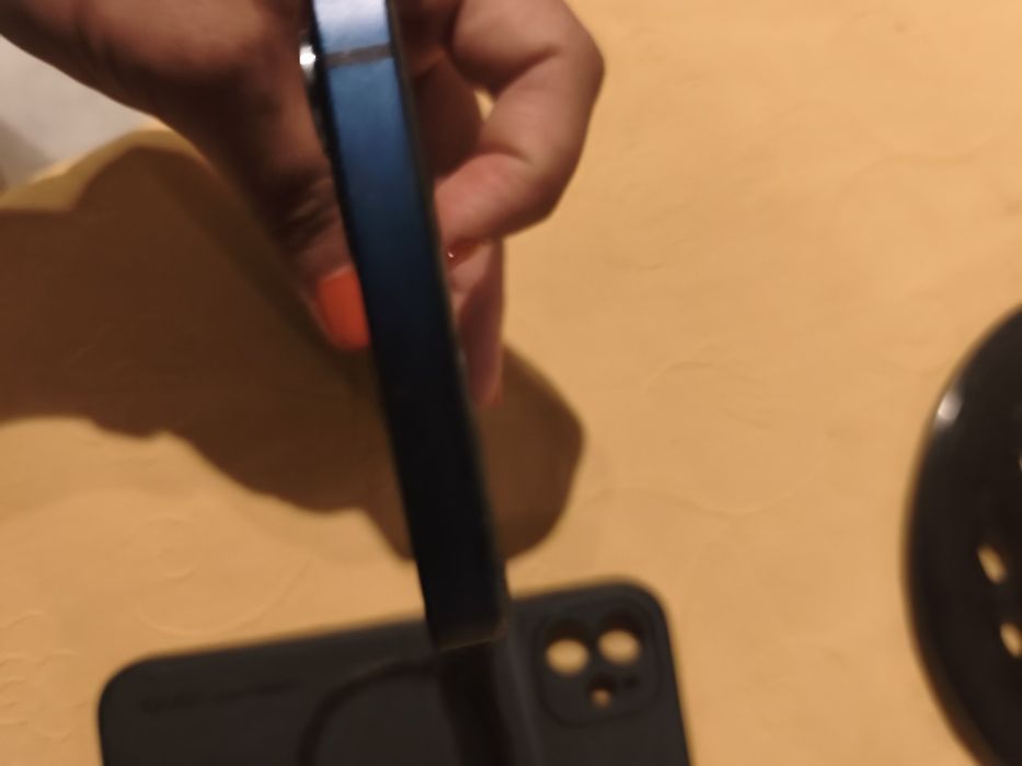 iPhone 12 128gb com capa Usado