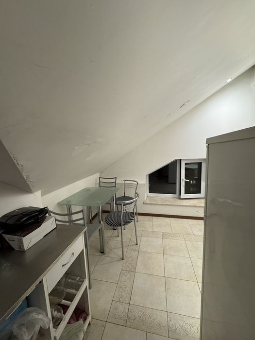 Підселення дівчини в окрему кімнату, р-н центр