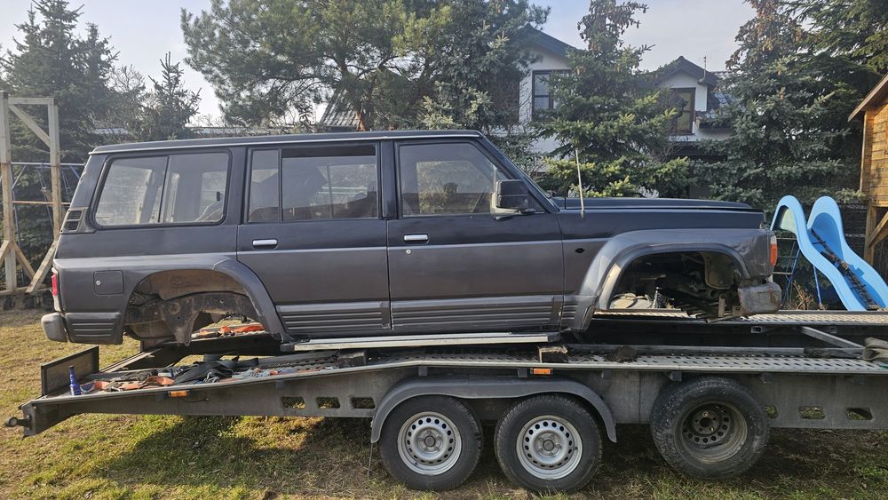 Nissan Patrol y60 long karoseria