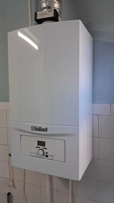 Caldeira Vaillant atmoTEC Pro 24kW — Bom Estado, c/ Kit Exaustão
