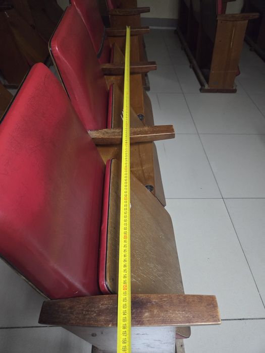 Продам крісла секційні