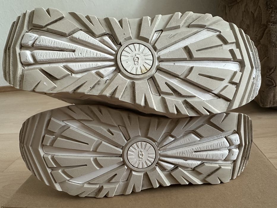 Кросівки UGG CapTrail Low ориг 24,5см,ідеал
