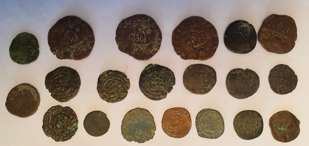 Moedas antigas ceitil portuguesas e outras