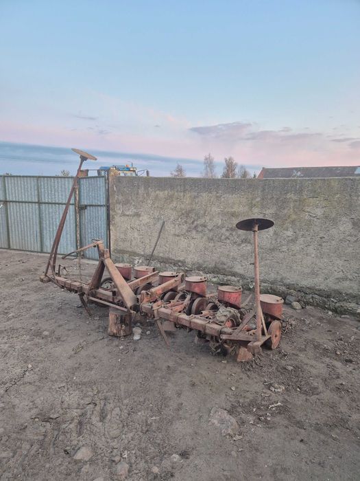 Siewnik do buraków Gama