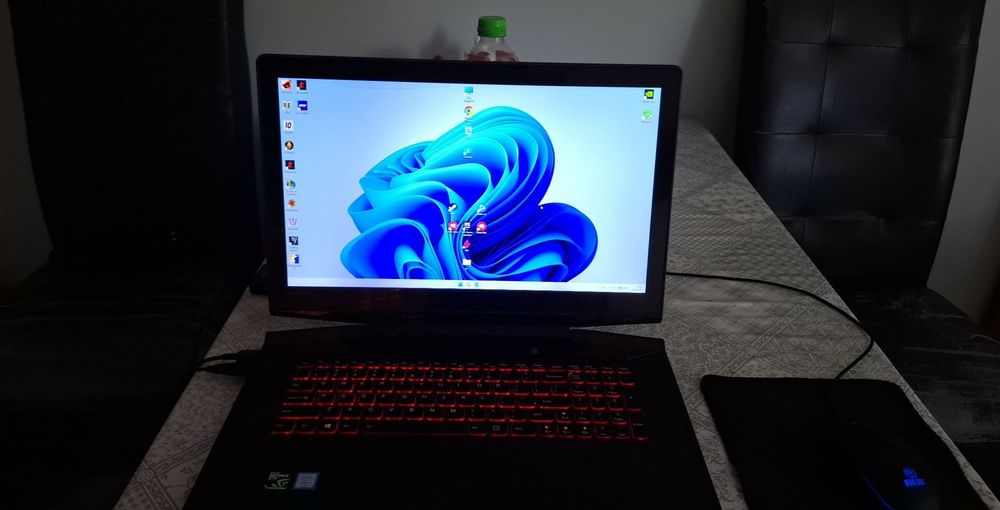 Lenovo Y700 17-calowym ekranem  Sprzedam