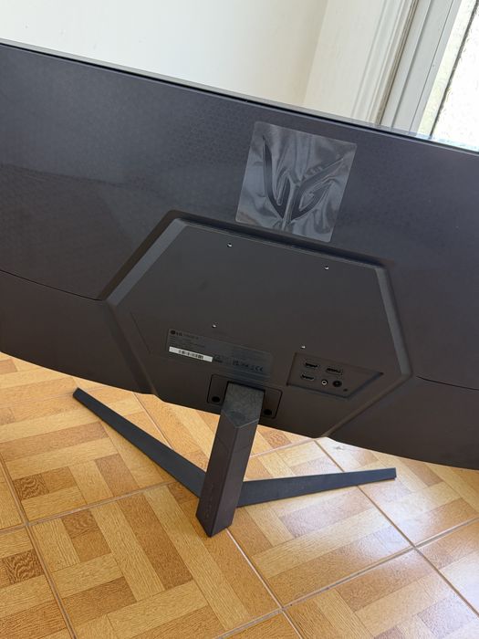 Monitor LG UltraGear 27’ 180hz G-Sync e Free-Sync