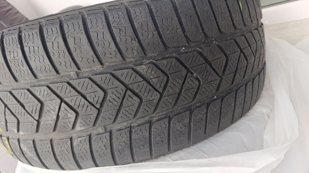 Pirelli 245 45 19