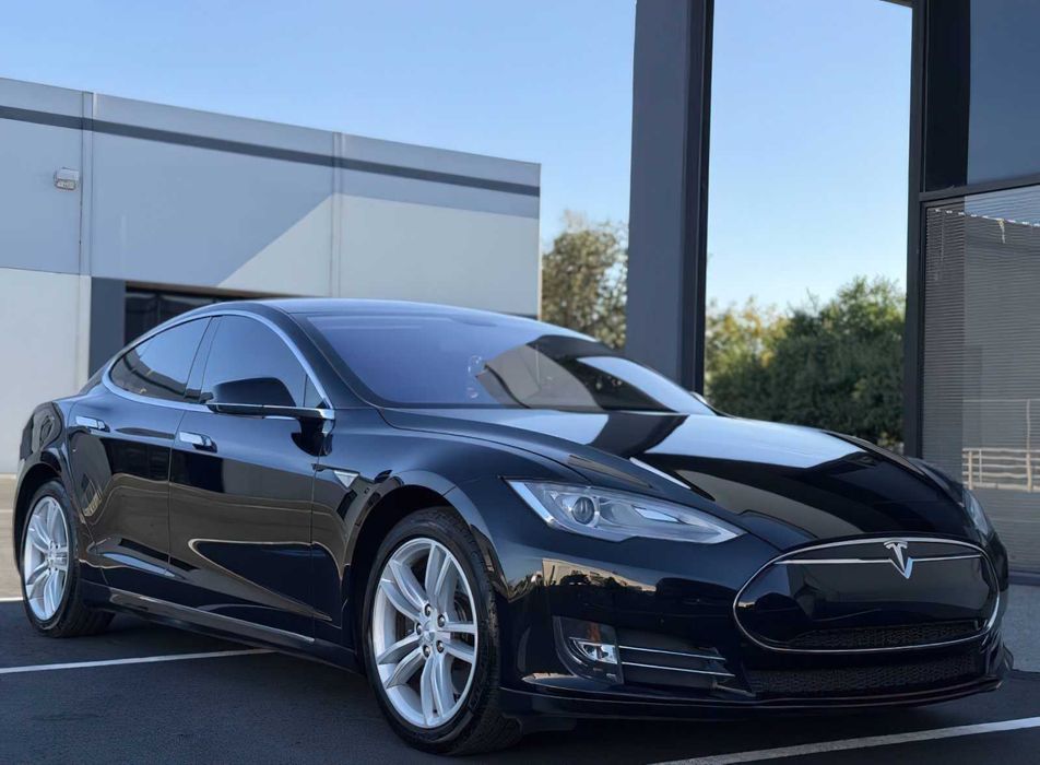 Tesla Model S      2013