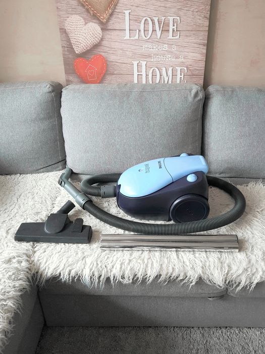 Mały prosty mocny PHILIPS IMPACT odkurzacz workowy 1200W