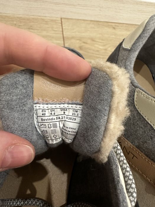 Продам жіночі замшеві кросівки Gant розмір 40