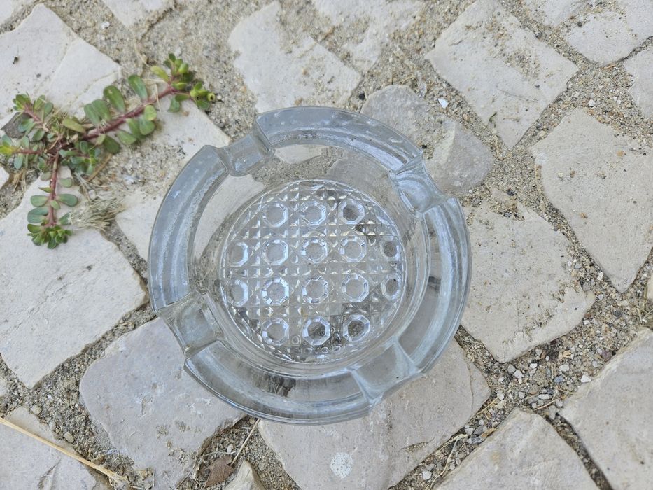 Cinzeiro de vidro