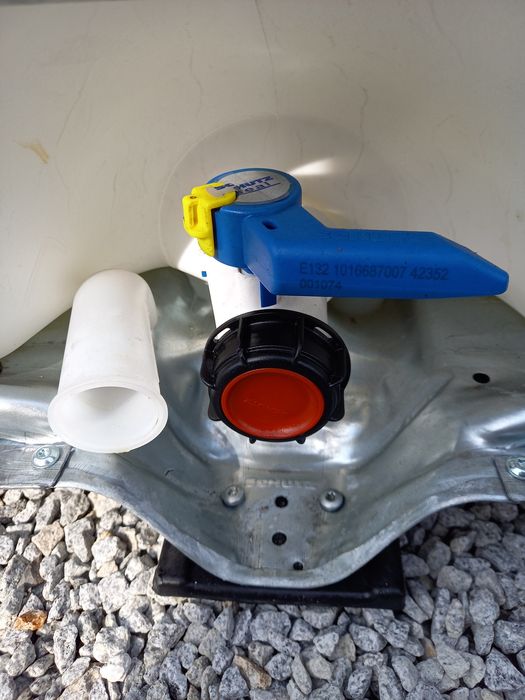 Zbiorniki mauzer  1000 , 600 l na wodę , rsm, ropę