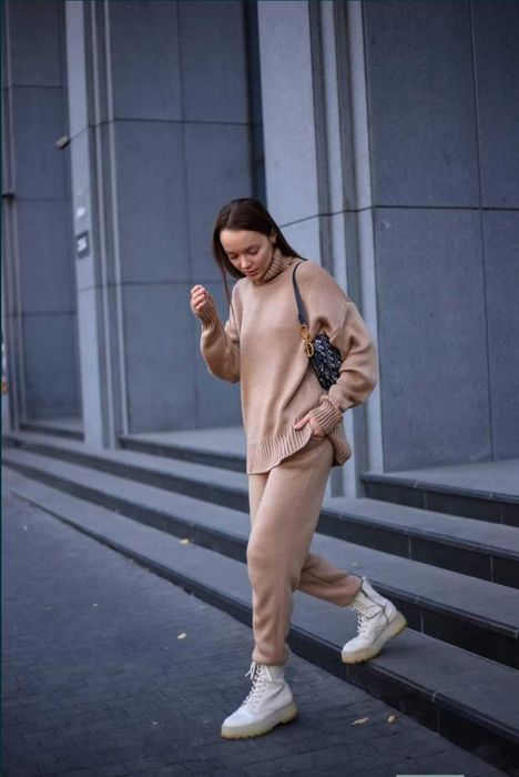 Костюм в'язаний жіночий