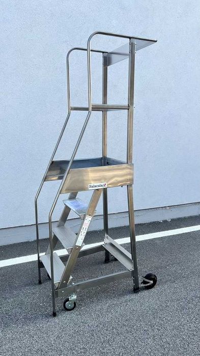 Escadas de alumínio com rodas com 6 DEGRAUS - NOVO