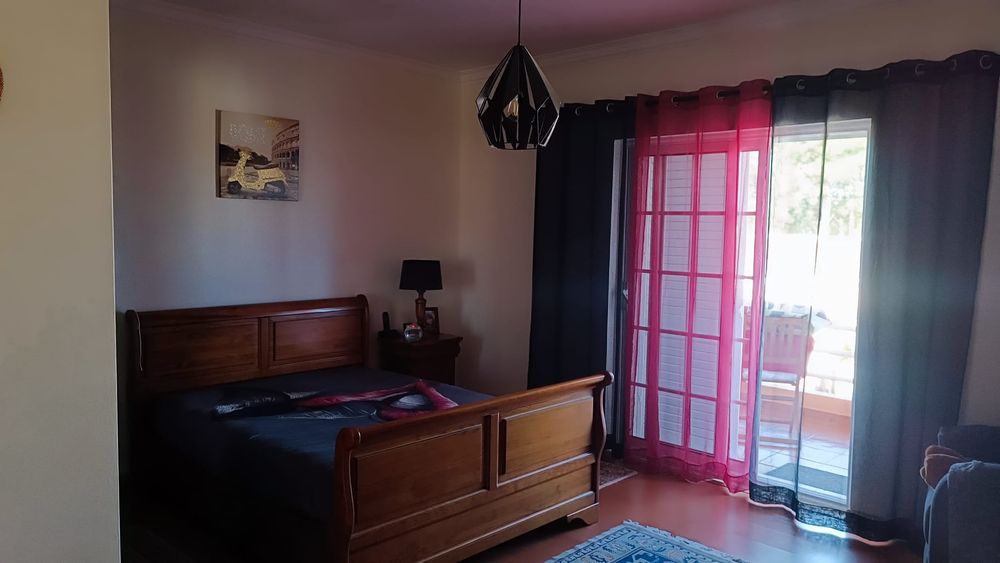 Quarto em Moradia