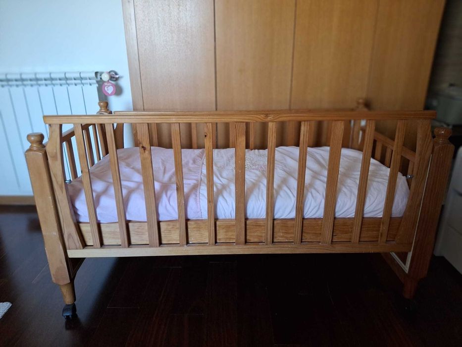 Cama de grades para crianca