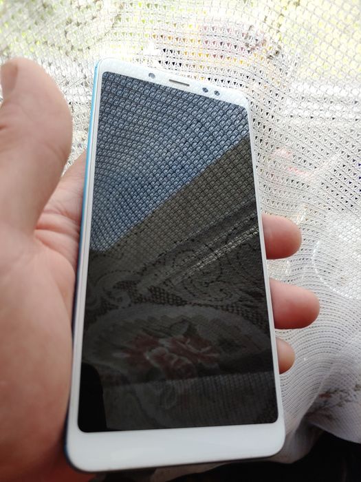Продам смартфон Redmi Note 5 ver.3/32 в около идеальном состоянии.