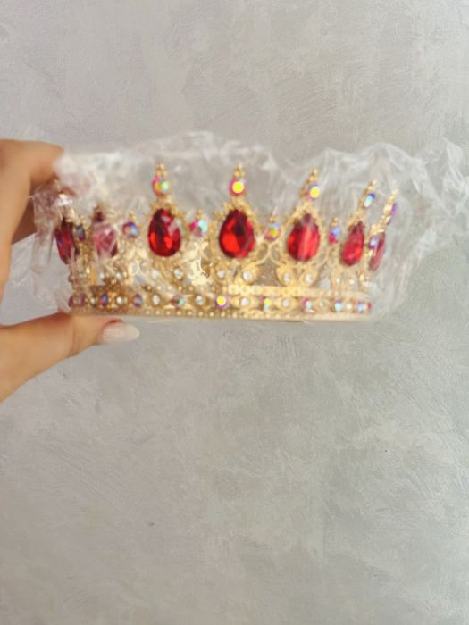 Корона на торт продам