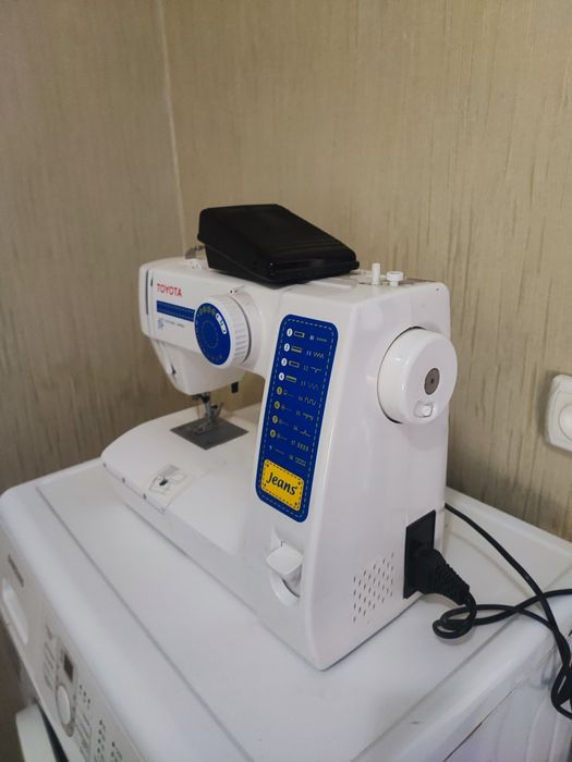 Швейна машинка Toyota