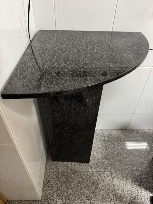 Mesa Auxiliar de Canto em Mármore
