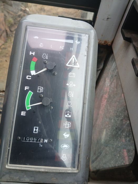 Мініескаватор Ткеучі 7.2 тони.В робочому стані.