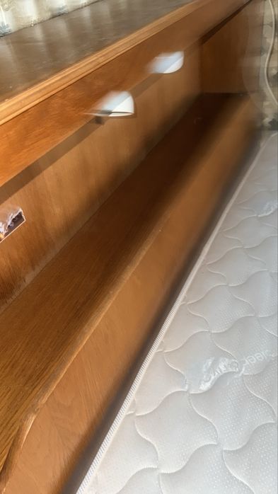 Продам двухспальную кровать