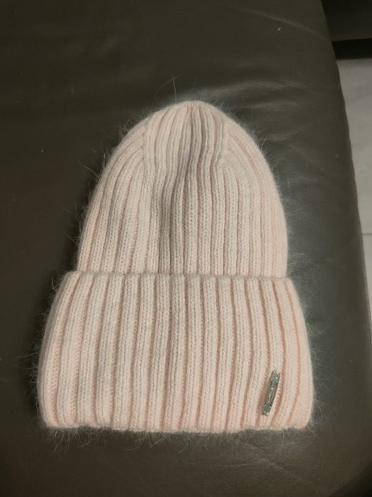 Piękna nowa czapka z angory z angorą