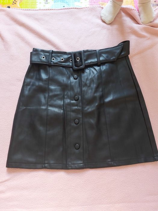 Спідниця з пояском ,м, стан ідеальний