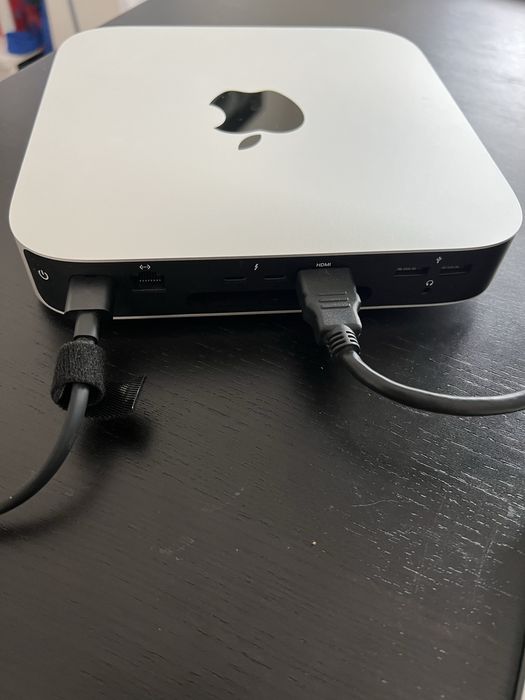 Mac Mini M2 256 Gb 8Gb com Magic Keyboard - como novo