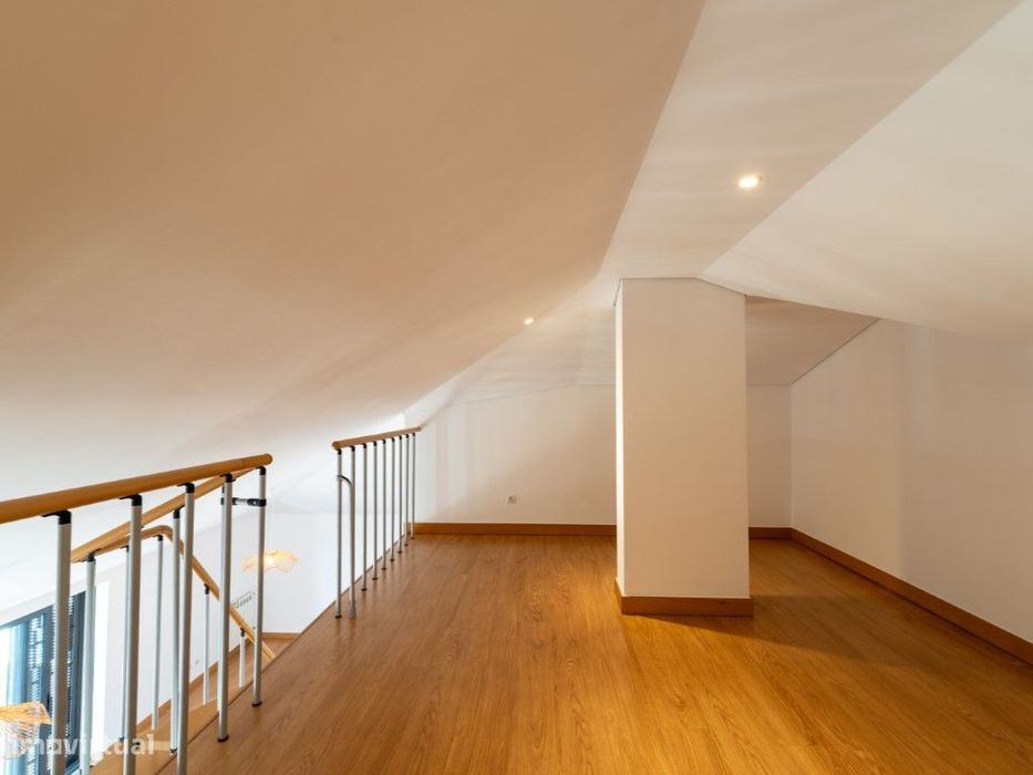Apartamento T1+2 para arrendamento sem móveis, em condomínio privad...